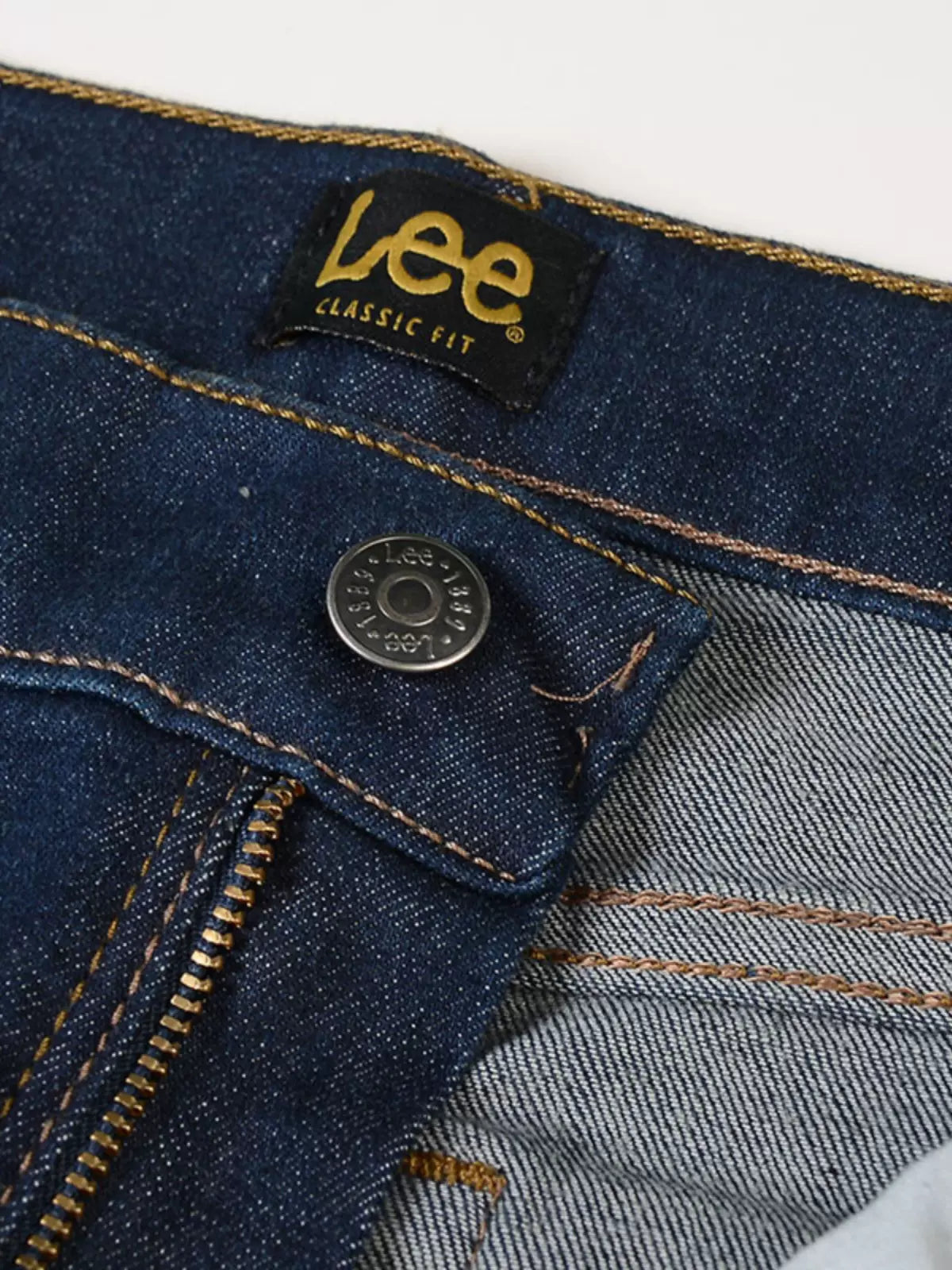 LEE CLASSIC FIT STRAIGHT Jeans